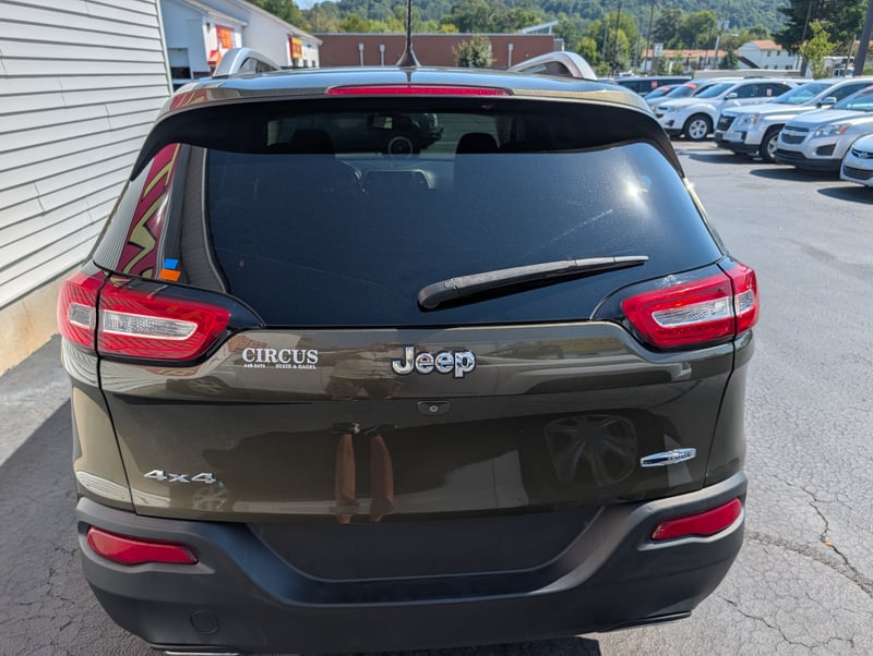 2016 JEEP CHEROKEE LATITUDE; N Latitude/Longitude/North