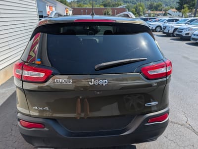 2016 JEEP CHEROKEE LATITUDE; N Latitude/Longitude/North