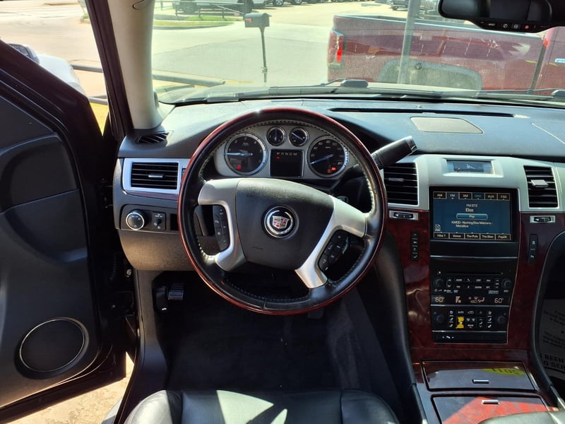 2011 Cadillac Escalade Luxury