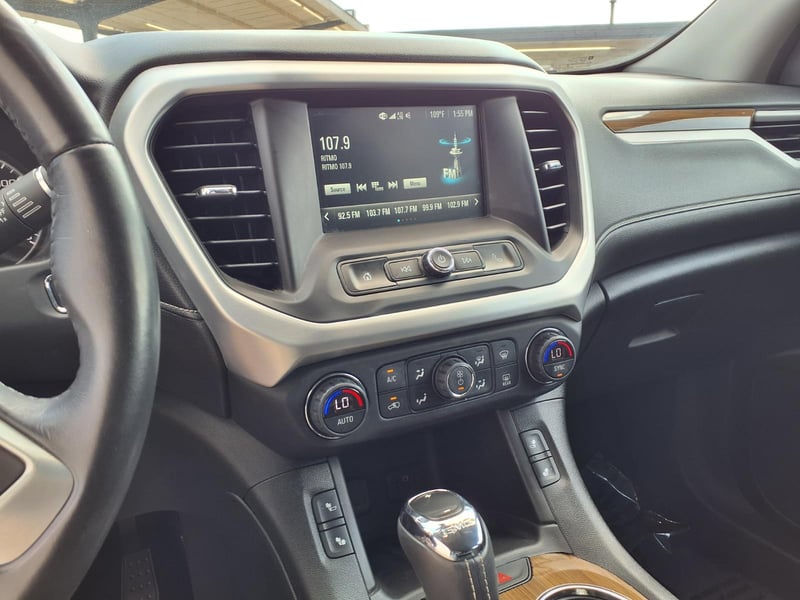 2017 GMC Acadia SLE-2