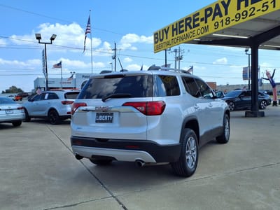 2017 GMC Acadia SLE-2