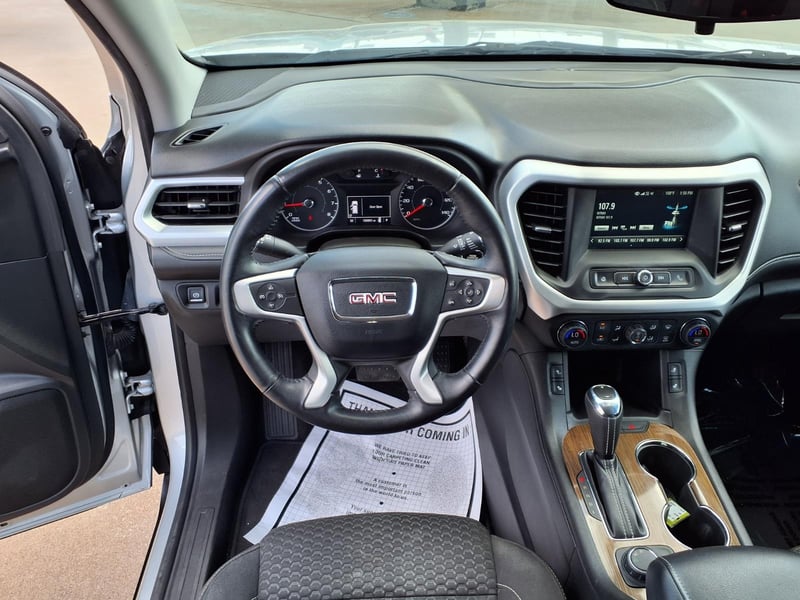 2017 GMC Acadia SLE-2