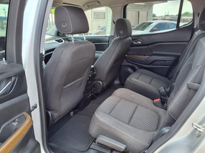 2017 GMC Acadia SLE-2