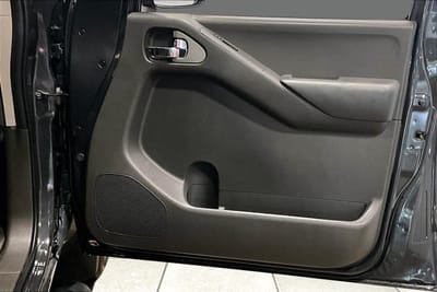 2010 NISSAN FRONTIER