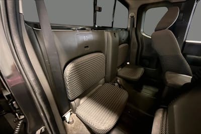 2010 NISSAN FRONTIER