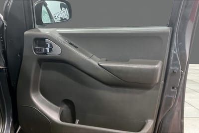 2012 NISSAN FRONTIER