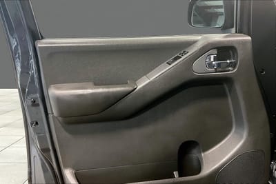 2012 NISSAN FRONTIER