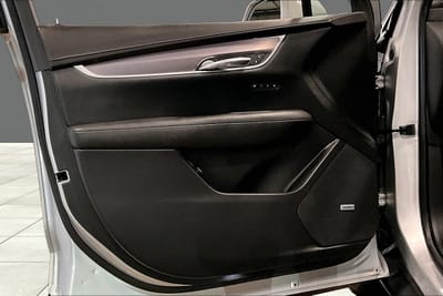 2017 CADILLAC XT5