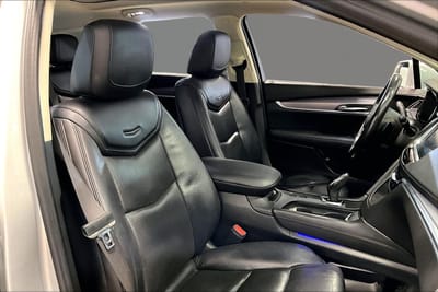 2017 CADILLAC XT5
