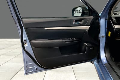 2011 SUBARU LEGACY