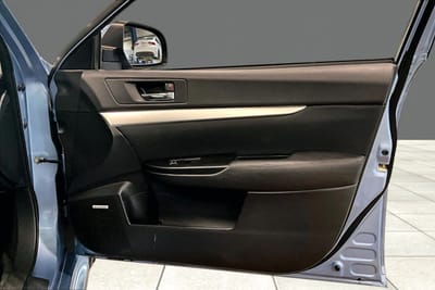 2011 SUBARU LEGACY